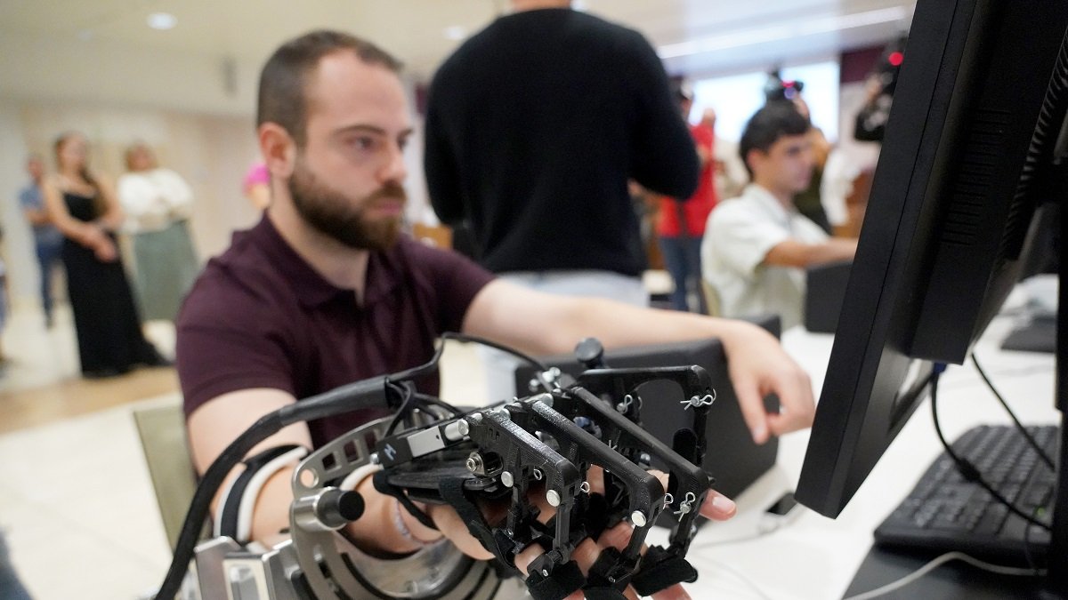 'RobHand', un exoesqueleto que mejora la movilidad de pacientes COVID - ICAL