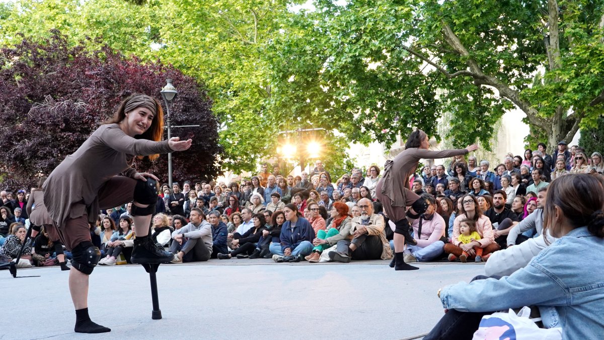 Espectáculo 'Migrare' de la compañía valenciana Maduixa en el Festival Internacional de Teatro y Artes de Calle de Valladolid.-ICAL