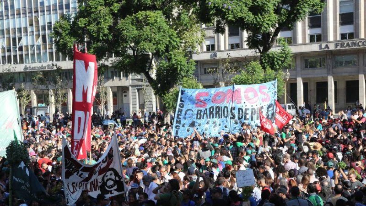Protesta en Argentina por las políticas del Gobierno de Mauricio Macri y la crisis económica.-EFE