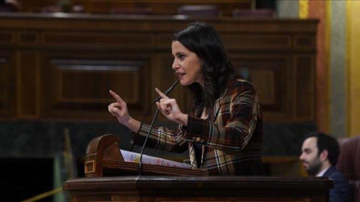 La portavoz de Cs en el Congreso, Inés Arrimadas, ayer, durante el debate de investidura.-DAVID CASTRO
