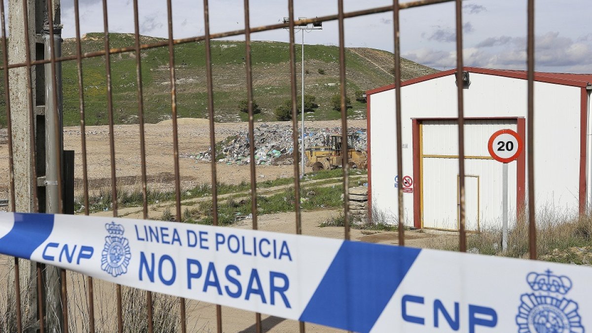 La policía precintaba el vertedero de Palencia, una vez que la mujer declaraba que había tirado a su bebé a la basura. - ICAL