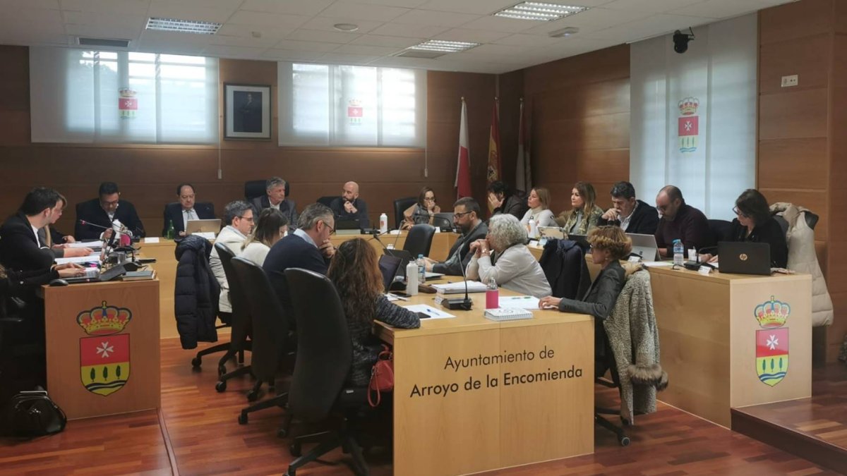 Pleno del Ayuntamiento de Arroyo de la Encomienda en el que se han aprobado los presupuestos del municipio para 2024 - E.M.