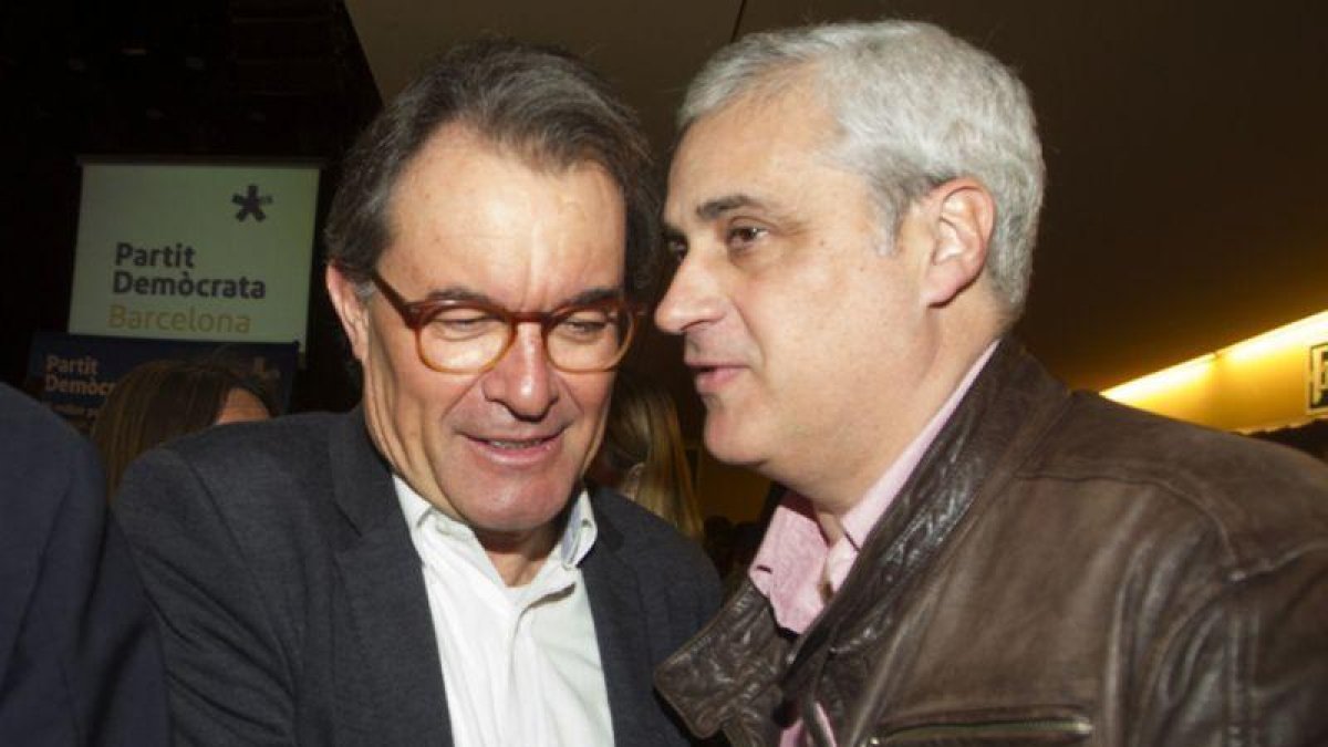 Artur Mas y Germà Gordó, este sábado, en un acto del PDECat en Barcelona.-EFE / MARTA PÉREZ