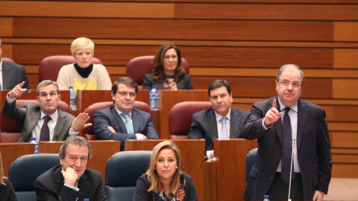 Intervención del presidente de la Junta, Juan Vicente Herrera, en el Pleno de las Cortes-ICAL