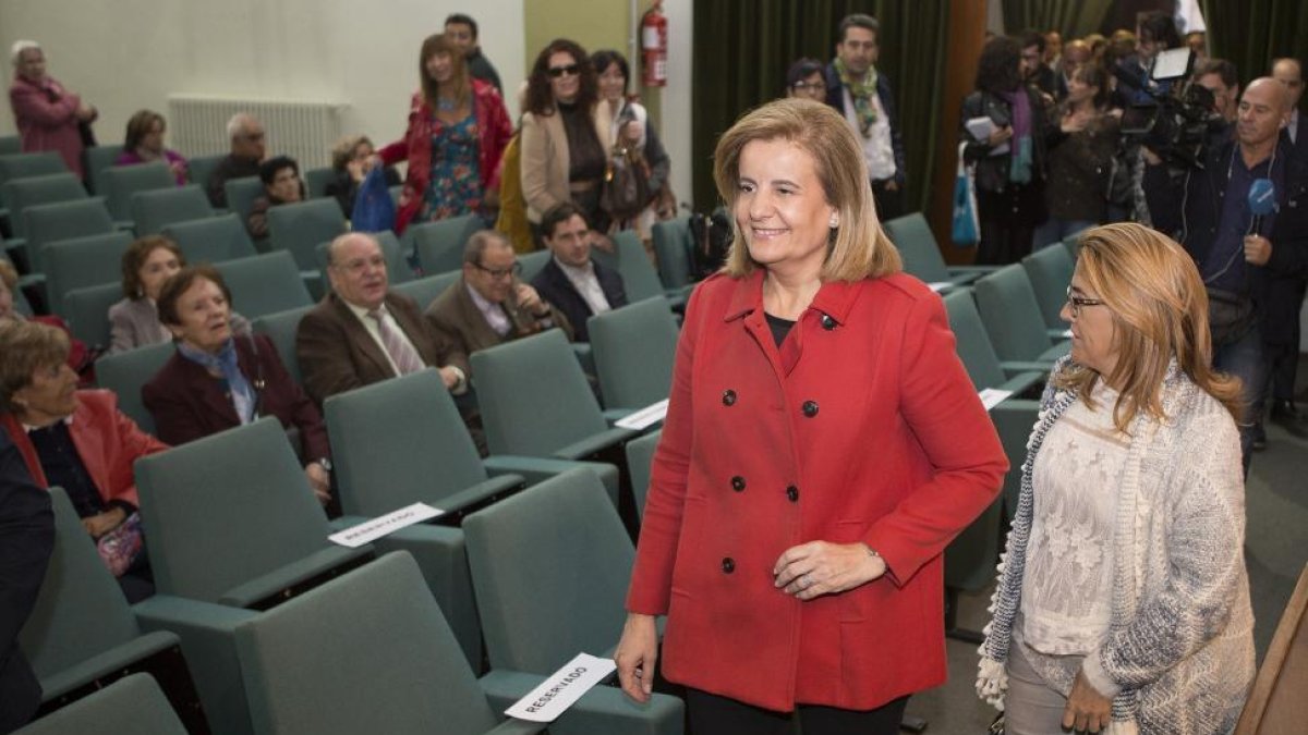 La a Ministra de Empleo y Seguridad Social, Fatima Bañez, inaugura el curso del Club de La Opinión-ICAL