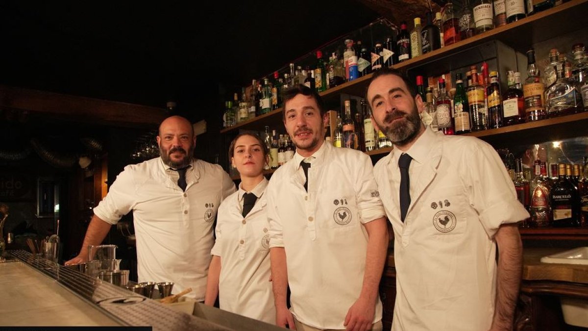 El equipo del cocktail bar vallisoletano El Niño Perdido. -EL MUNDO