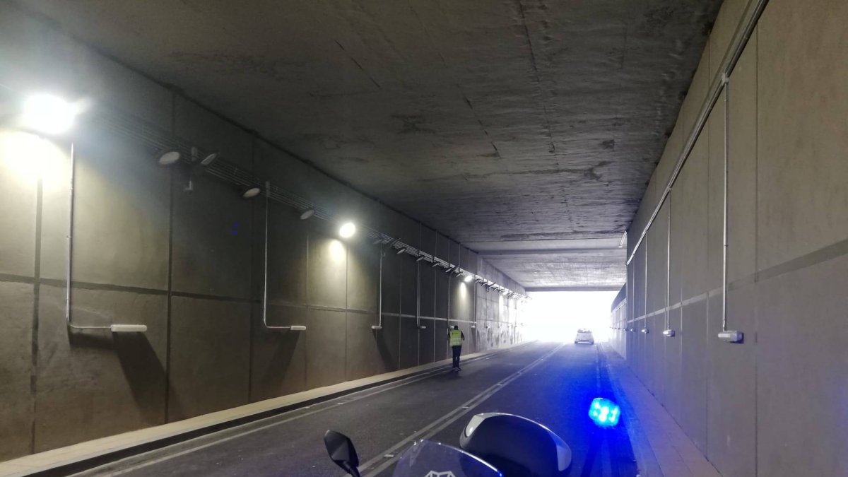 Reabre el túnel de Andrómeda tras una obra en las luminarias.- E. M.