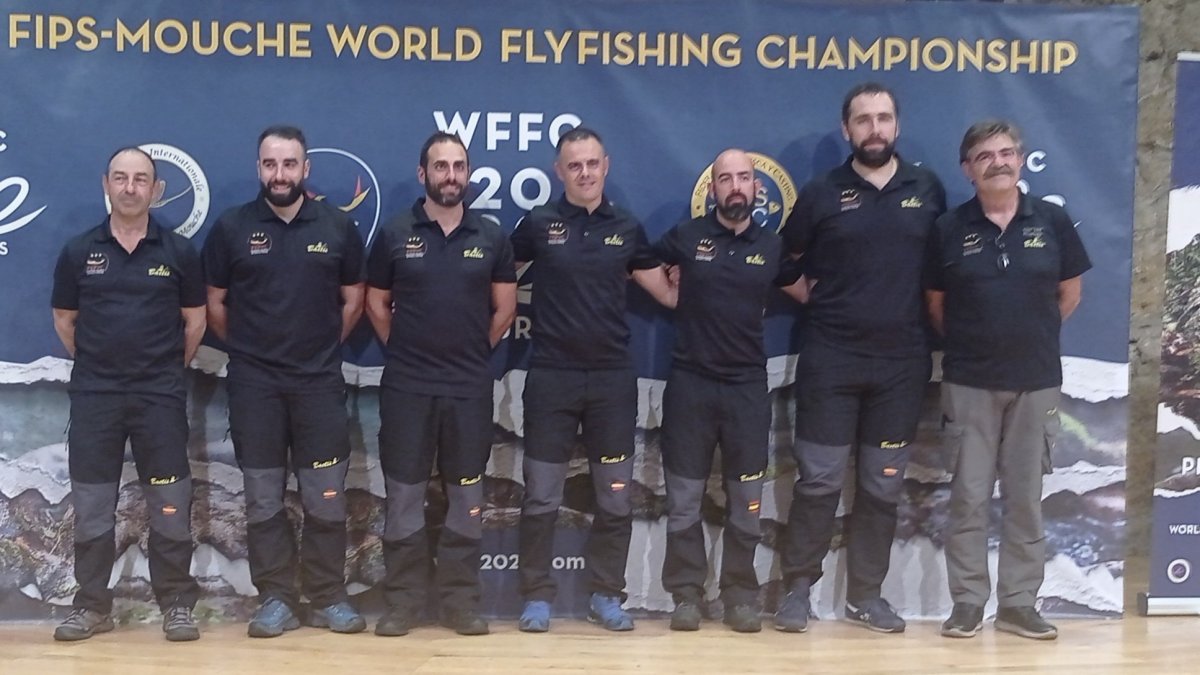 La selección española campeona del mundo, con el leonés Rubén Santos Becerro, en el centro. L. D. F.