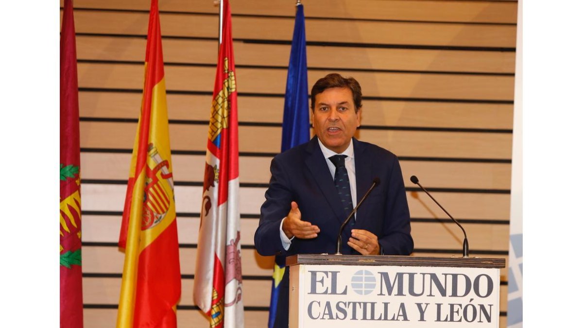 Carlos Fernández Carriedo durante su intervención en el foro 'Somos Castilla y León'. / LOSTAU