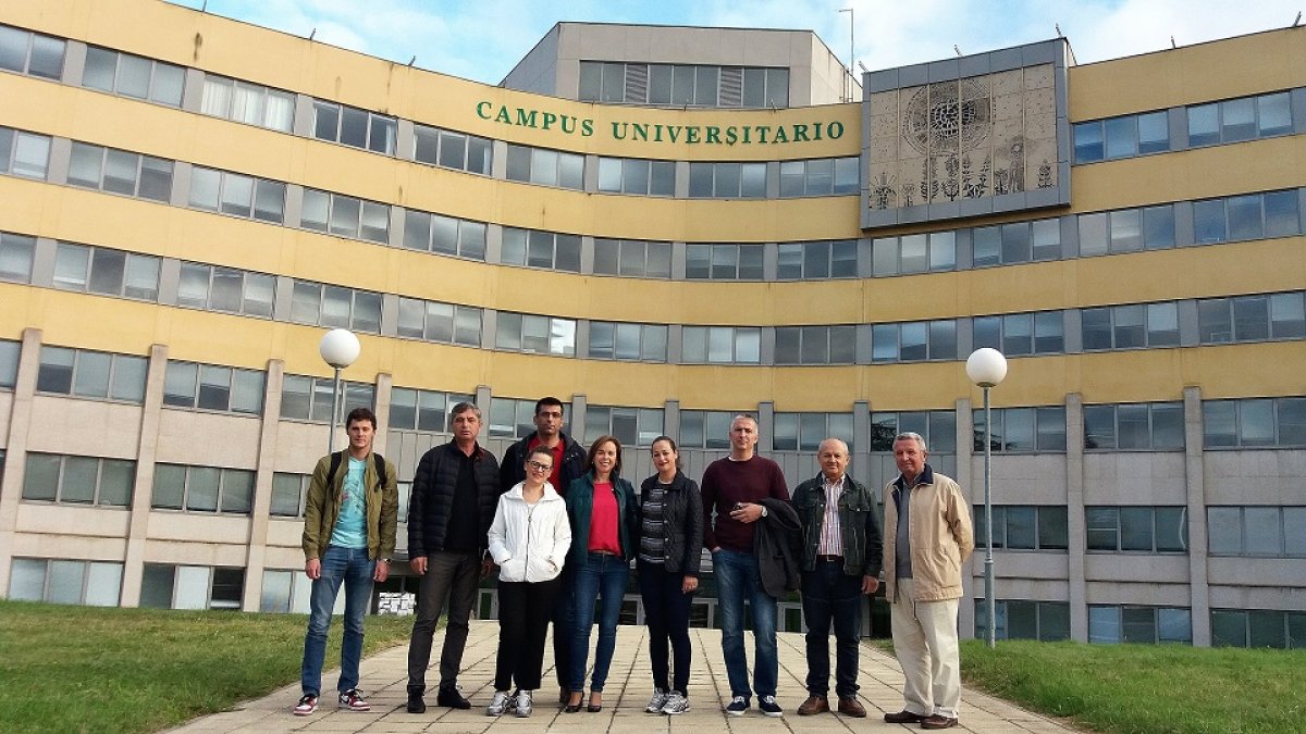 Investigadores participantes en el proyecto en el campus de Ponferrada de la ULE en una imagen de archivo. EL MUNDO