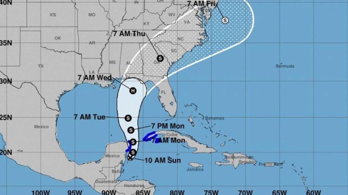 Imagen cedida por el Centro Nacional de Huracanes (NHC) que muestra el pronóstico de la depresión tropical que se acerca a Florida-EL PERIÓDICO