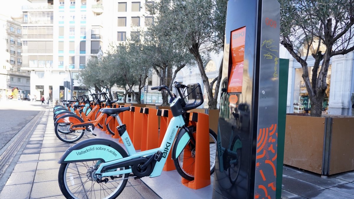 Presentación del nuevo servicio de alquiler público de bicicletas BIKI, imagen de archivo.- E.M.