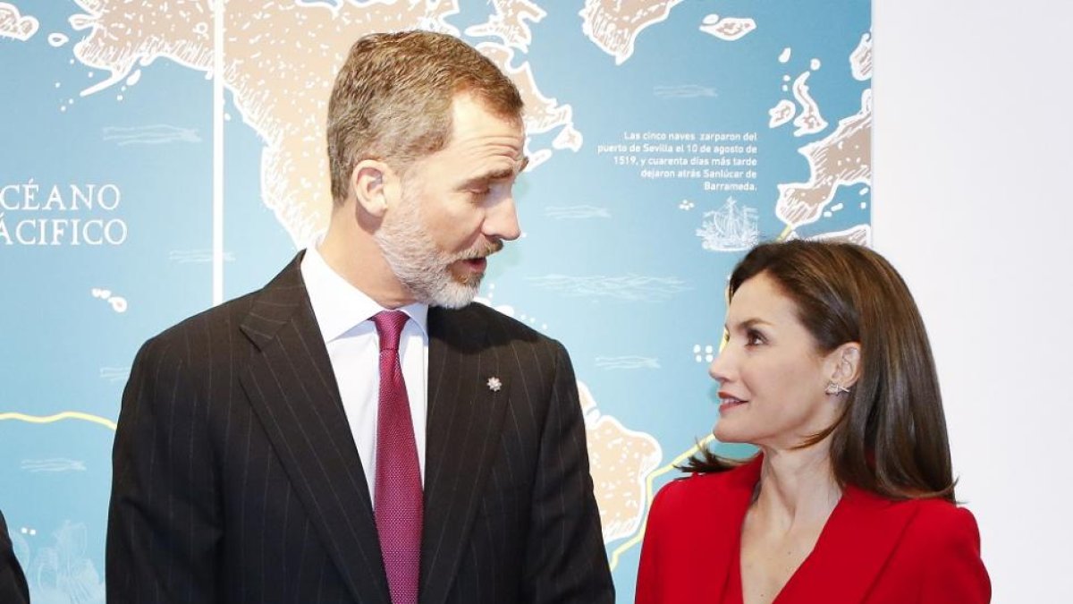 Los reyes Felipe VI y Letizia durante el acto conmemorativo del quinto centenario de las Capitulaciones de Valladolid.-J.M. LOSTAU