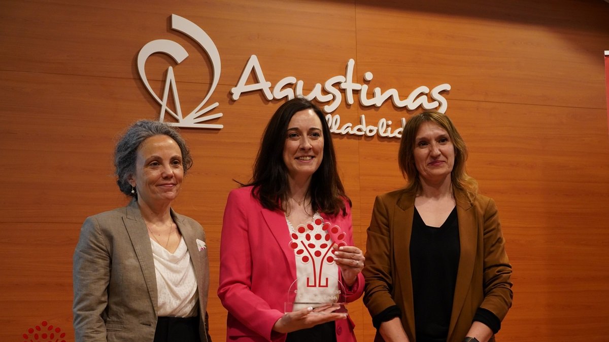 La consejera de Educación, Rocío Lucas, clausura la entrega de los Premios Escuelas Católicas Castilla y León 2023. -ICAL