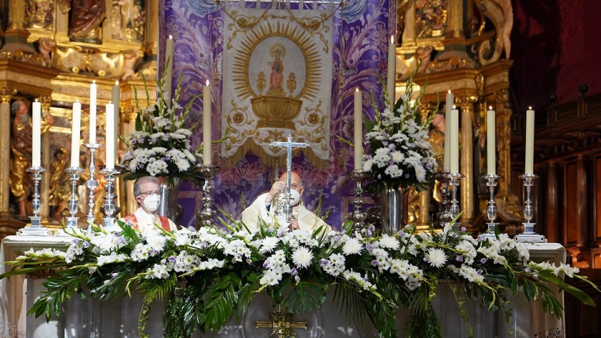 El arzobispo de Valladolid, Ricardo Blázquez, preside la Eucaristía en honor de Nuestra Señora de San Lorenzo, patrona de Valladolid. - ICAL