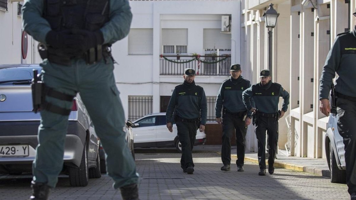 Agentes de la Guardia Civil en los juzgados de Valverde.-EUROPA PRESS
