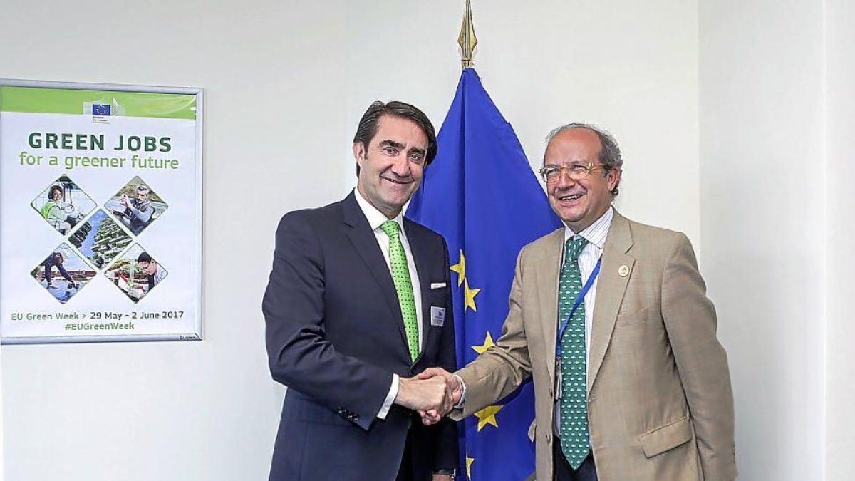 Suárez-Quiñones con el director general de Medio Ambiente de la UE, Daniel Calleja-ICAL