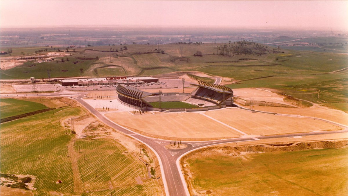 Aspecto del estadio José Zorrilla en 1982 antes de la inauguración. / REPORTAJE FOTOGRÁFICO ARCHIVO MUNICIPAL / REAL VALLADOLID