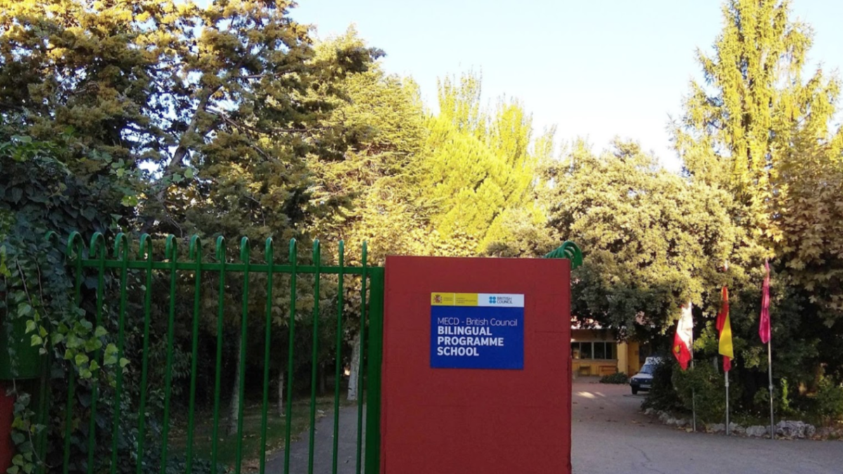 Acceso al Colegio Miguel Delibes de Valladolid. / E. M.