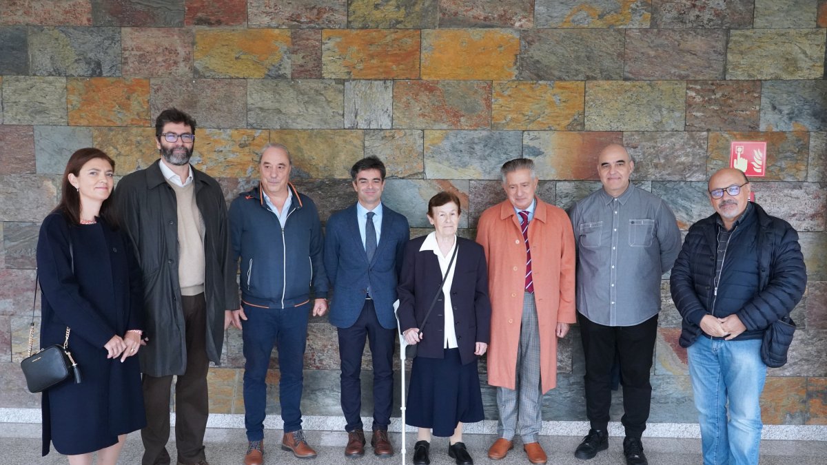 El presidente de la Asociación Kivu Jambo Francisco Javier Martínez; el presidente del Poyecto Rubare, José Tomás Rodríguez; el director de la Fundación de Castilla y León Juan Zapatero; la hermana Mamá María, Jesús Fonseca; el director del documental Eduardo Margareto y el productor Rafael Monje en la presentación del documental ‘Héroes del Congo’, patrocinado por la Fundación. ICAL