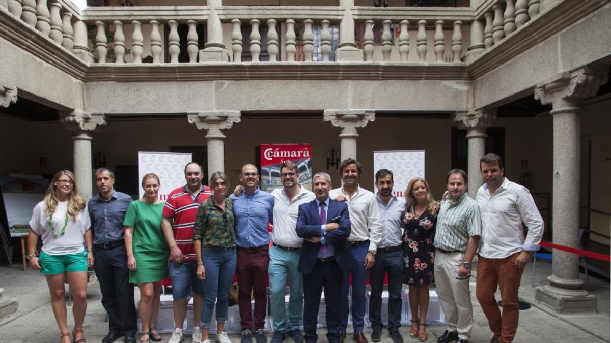 Elecciones a la Cámara de Comercio, Industria y Servicios de Ávila. En la foto, miembros de la candidatura ganadora, encabezados por el empresario Rodrigo Martín Jiménez (centro).-ICAL