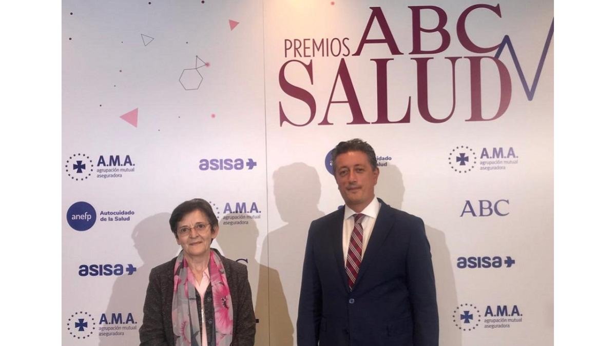Entrega de Premios. Mejor Iniciativa en Hospital Privado. Alberto Martín y Sor Matilde Porras