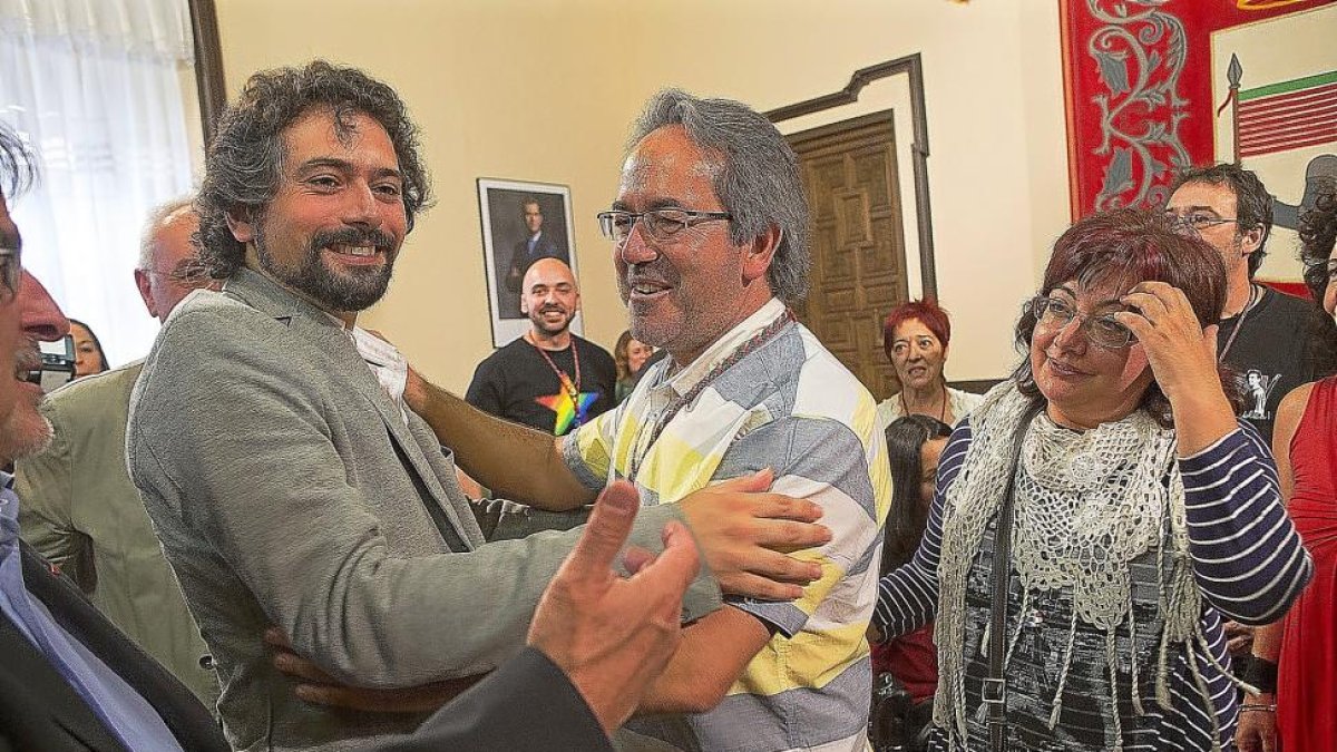 José Sarrión y Francisco Guarido, el día de la toma de posesión de este último como alcalde de Zamora.-ICAL