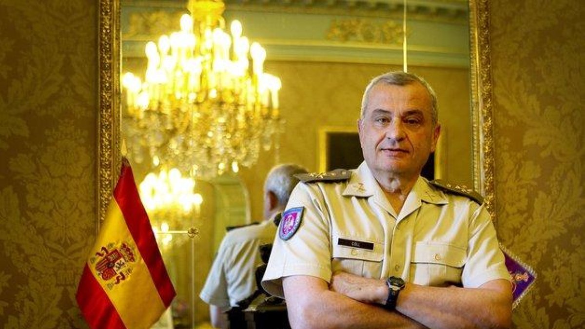 Fulgencio Coll, en el 2010, durante su etapa como general al frente del ejército de Tierra.-JOSÉ LUIS ROCA
