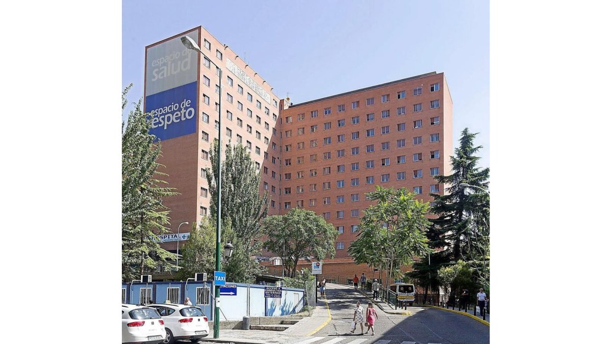 Hospital Clínico Universitario de Valladolid.-P. REQUEJO