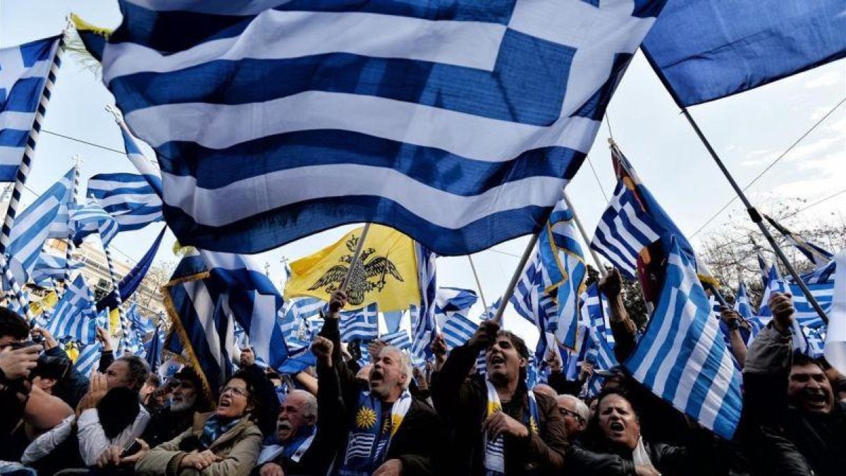 Manifestación en Atenas por el nombre de Macedonia, este domingo, 4 de febrero.-AFP / VALERIE GACHE
