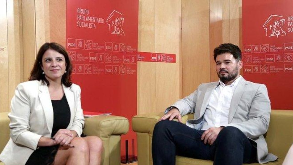 Adriana Lastra y Gabriel Rufián, el pasado julio en el Congreso de los Diputados.-DAVID CASTRO