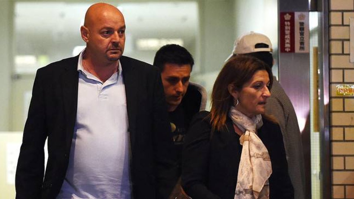 Los padres del piloto Jules Bianchi, Philippe y Christine, a su llegada al hospital de Yokkaichi.-Foto: AFP / TOSHIFUMI KITAMURA