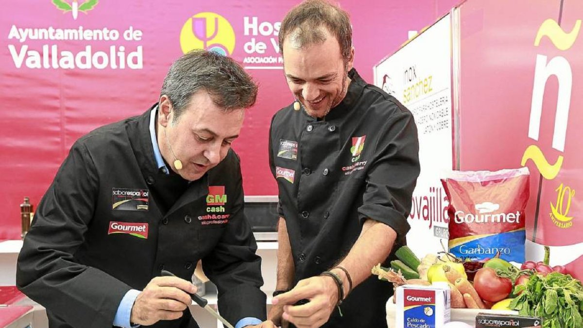 Ribagorda y Pedro Martino elaboran el pincho ganador de 2013-J.M.Lostau