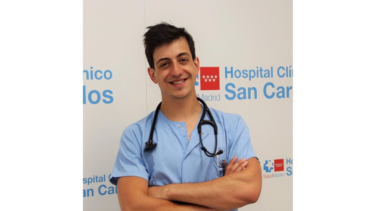 El médico segoviano Andrés Provencio Regidor en el Hospital Clínico San Carlos de Madrid. - EL MUNDO