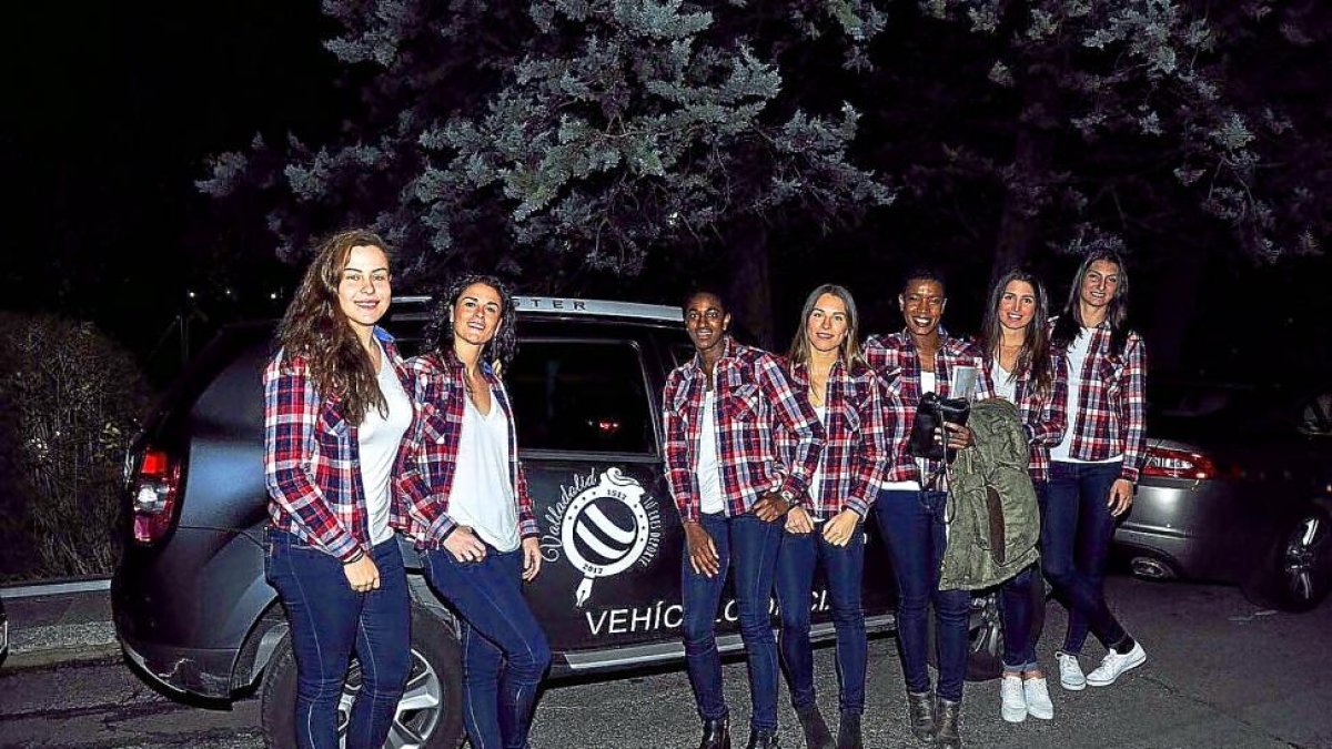 La selección española femenina de balonmano, ‘las guerreras’, con la vallisoletana Amaia González de Garibay en sus filas.-DAVID GARCÍA