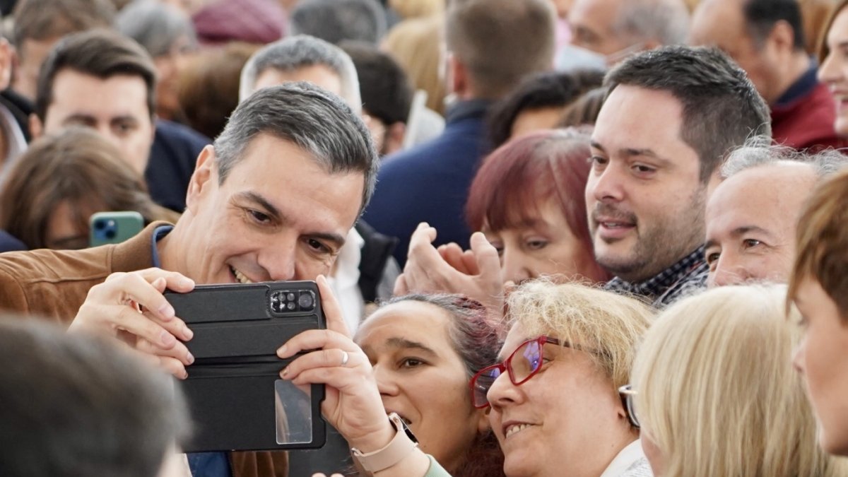 El Presidente el Gobierno y Secretario General del PSOE, Pedro Sánchez, durante un meeting en una imagen de archivo .-E.M.