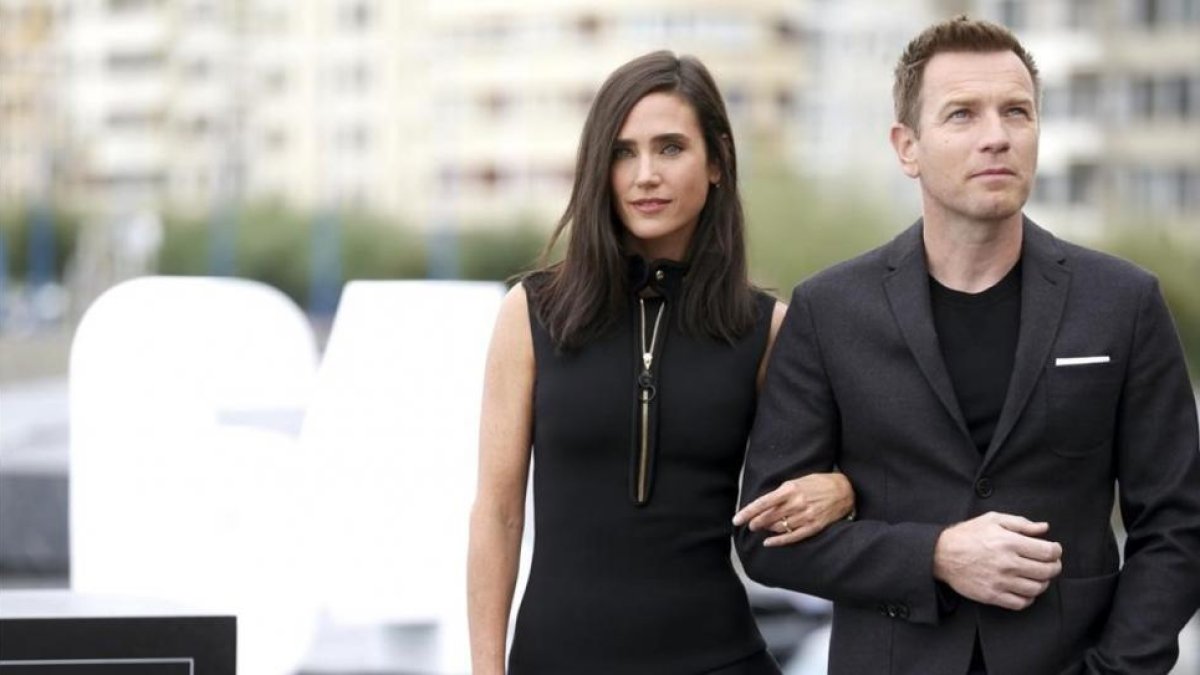 Ewan McGregor y Jennifer Connelly, en San Sebastián, donde presentan en la sección oficial a concurso 'Pastoral americana'.-EFE / JUAN HERRERO