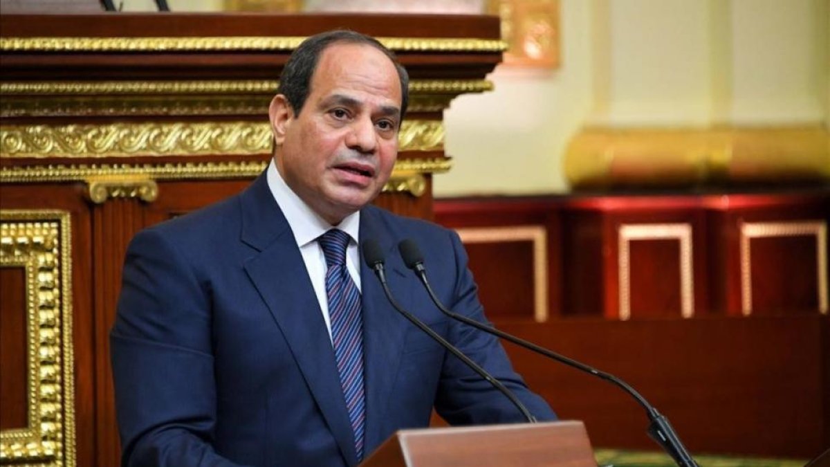 El presidente egipcio, Abdelfatah al Sisi, durante el discurso de investidura con el que inaugura su segundo mandato-PERIODICO (EFE)