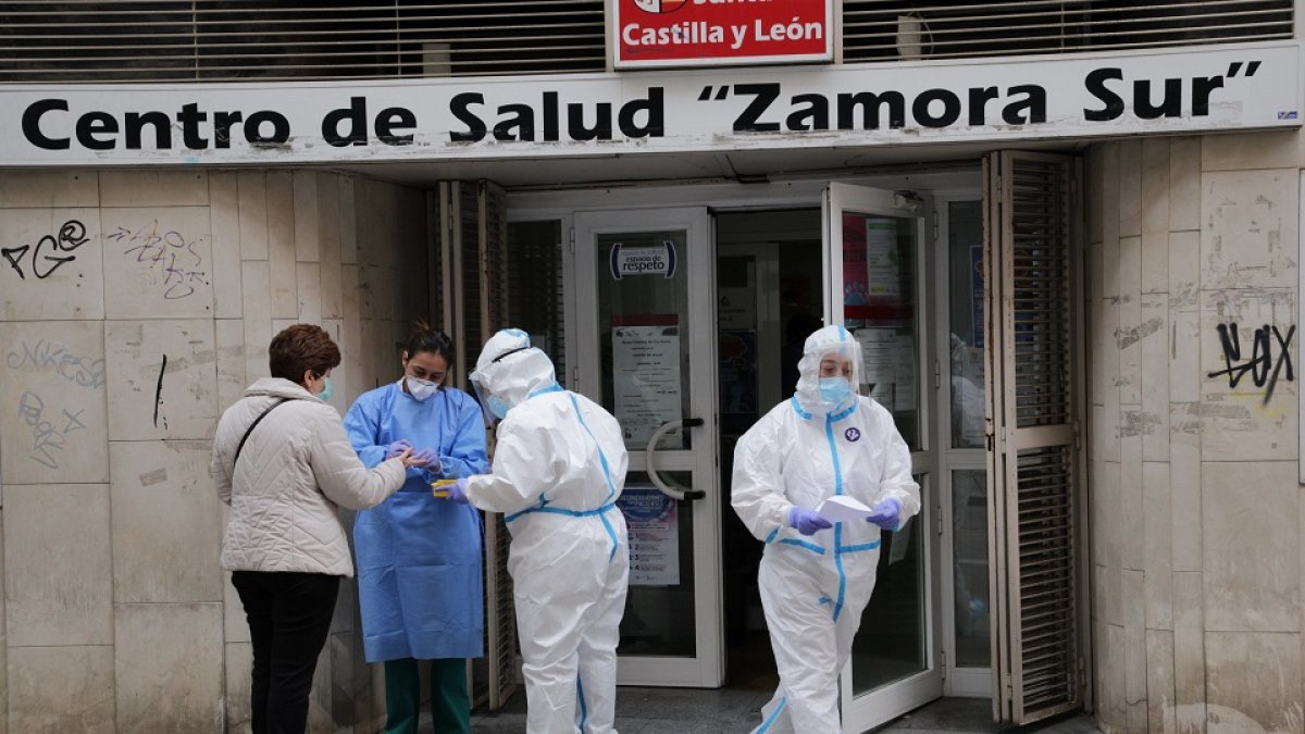 Test del coronavirus en el centro de salud Zamora sur