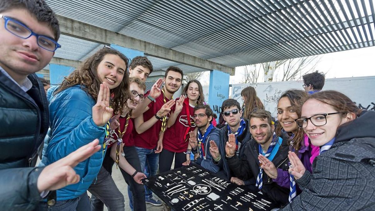 Uno de los grupos de Scouts reunidos en Laguna deDuero.-MIGUEL ÁNGEL SANTOS