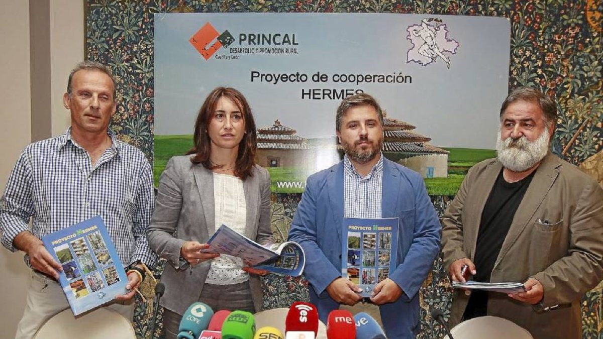 Javier Bajo, Ana Asenjo y Javier Pérez en la presentación del proyecto Hermes-J. M. Lostau