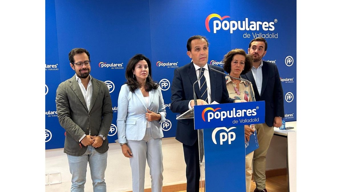 Rueda de prensa de los diputados y senadores del PP por Valladolid.- E. PRESS