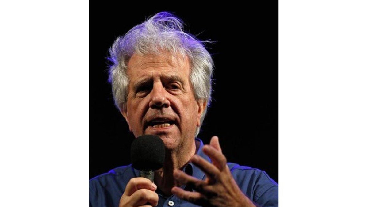 Discurso de Tabaré Vázquez durante su campaña en Montevideo.-Foto: ANDRES STAPFF / REUTERS