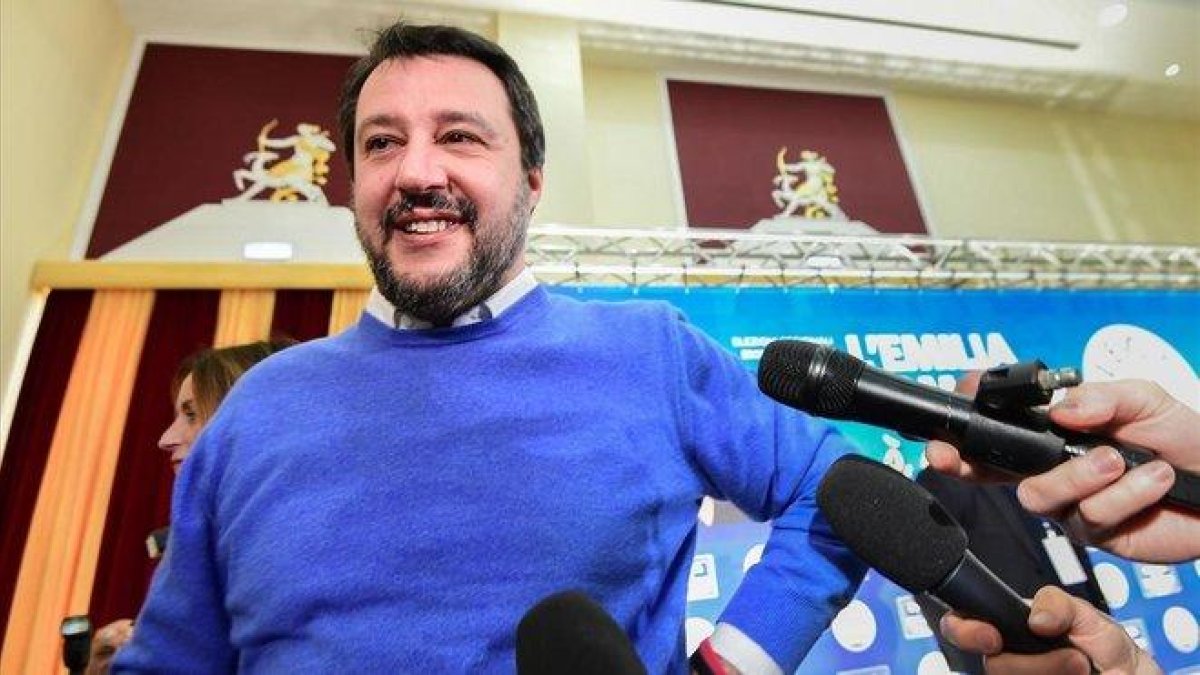 Salvini en una rueda de prensa.-AFP / MIGUEL MEDINA