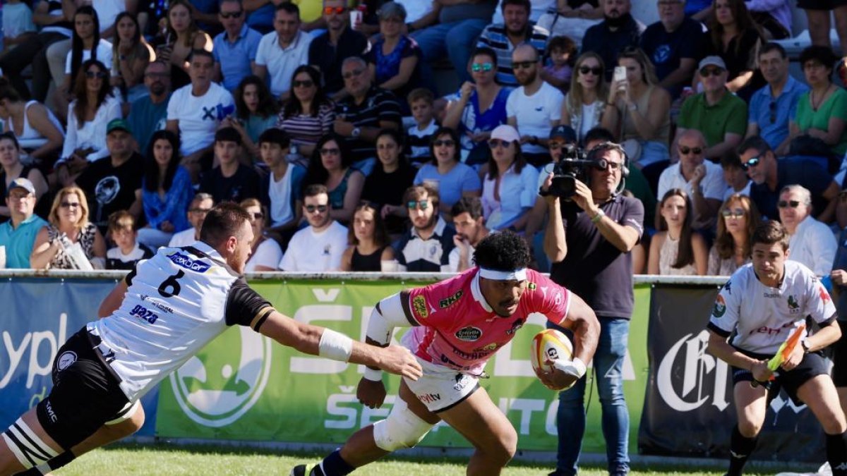 Imágenes del derbi de rugby entre el CR El Salvador y el VRAC que abre la temporada 2023-2024 / PHOTOGENIC