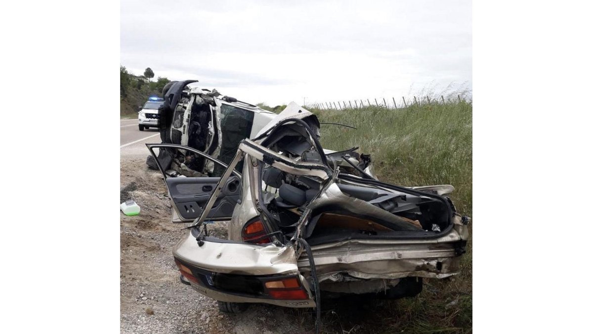 El vehículo tras el accidente-BOMBEROS PROVINCIA VALLADOLID