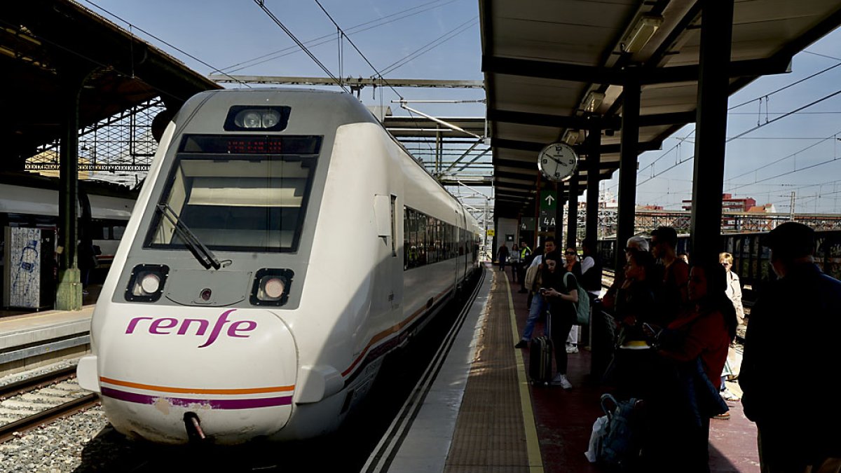 Tren de Proximidad entre Medina del Campo, Valladolid y Palencia. PHOTOGENIC