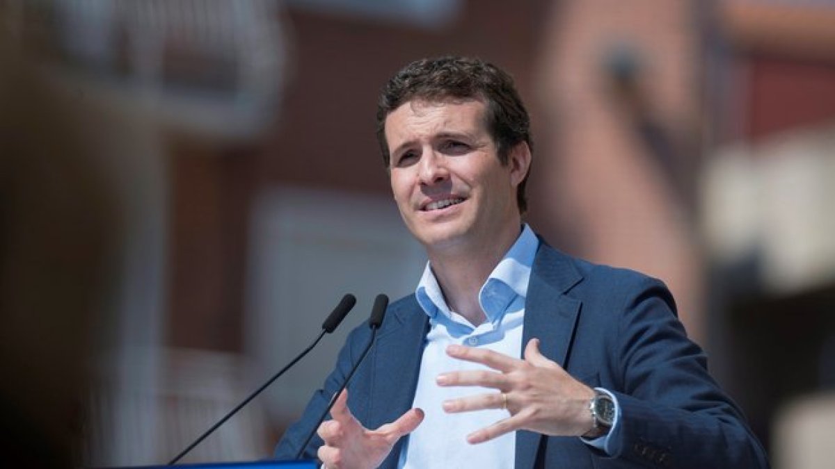 Pablo Casado, durante el acto de este sábado en Torrelavega.-EFE