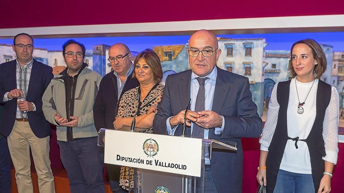 Jesús Julio Carnero ayer, durante su intervención en el tradicional brindis navideño con los medios.-ICAL