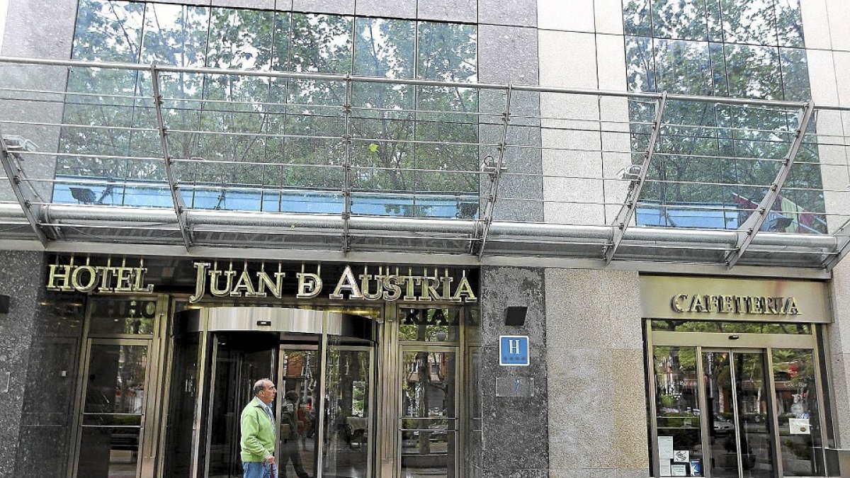 Hotel Juan de Austria, que participa en la campaña de promoción para el turismo en Valladolid. -J.M. LOSTAU